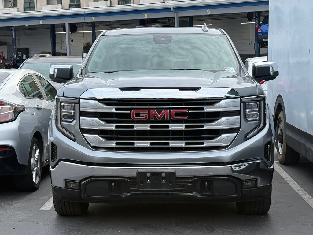 Used 2025 Sterling Metallic GMC SLT image 12