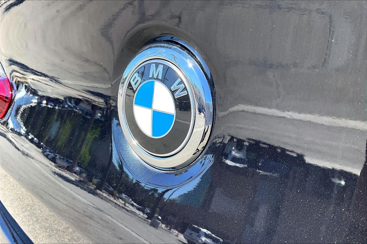Used 2024 Black Sapphire Metallic BMW xDrive30i image 9