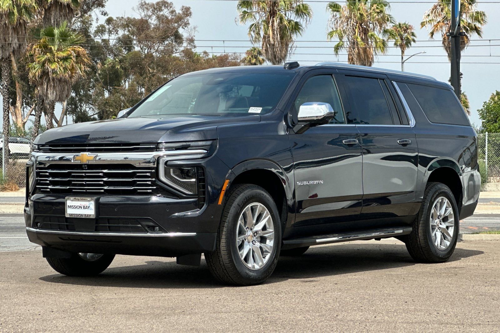 2025 Chevrolet Suburban Premier - Photo 8