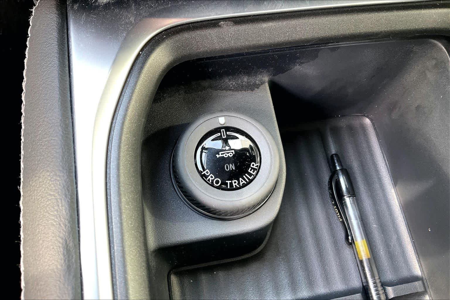 New 2026 Star White Metallic Tri-Coat Ford Platinum® image 14