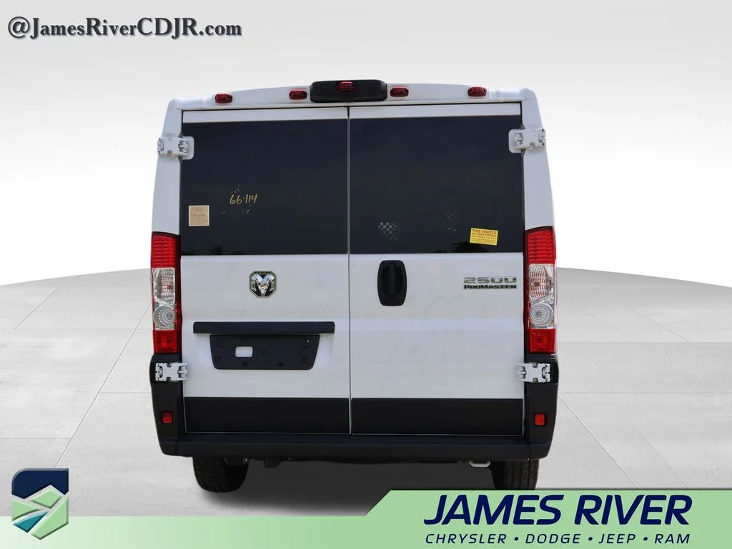 Used 2025 White Ram Base image 18