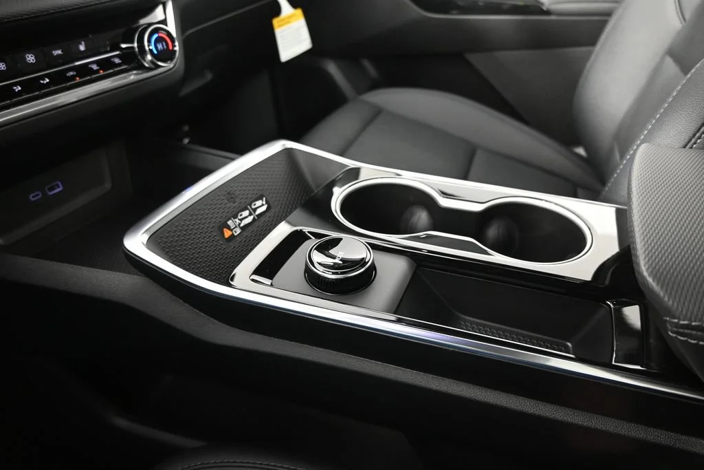New 2026 Mosaic Black Metallic Chevrolet LT image 30