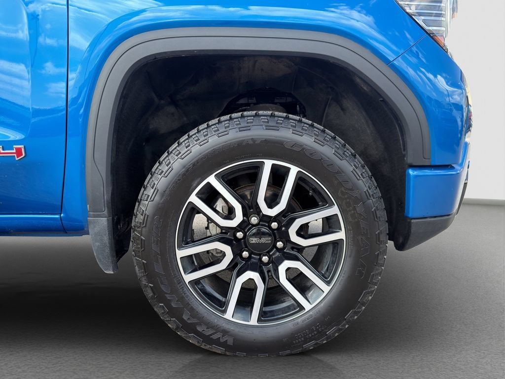 Used 2023 Dynamic Blue Metallic GMC AT4 image 17