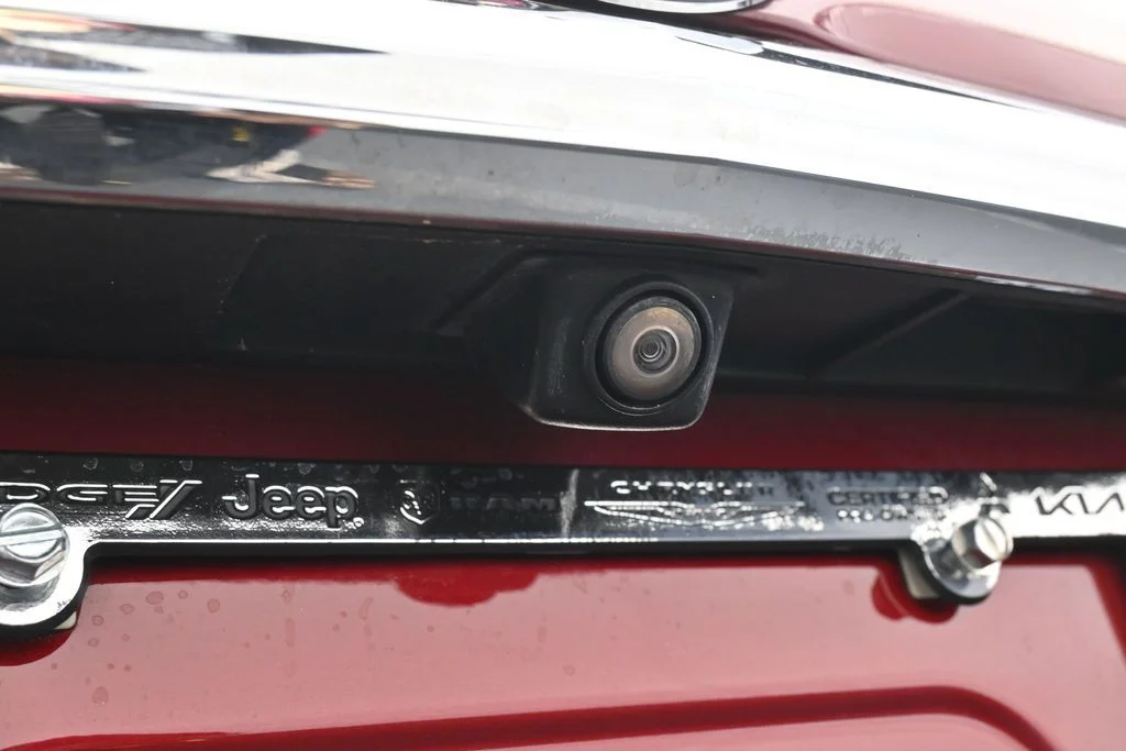 Used 2020 Red Quartz Tintcoat Buick Essence image 32