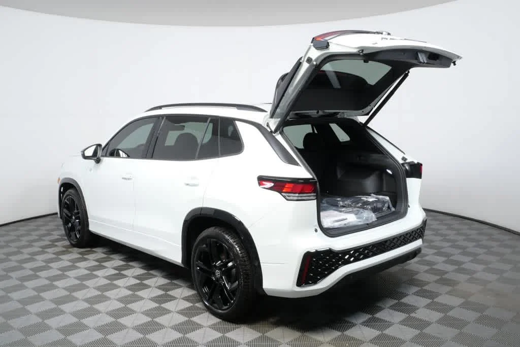 New 2026 Opal White Pearl Volkswagen SE R-Line Black image 28