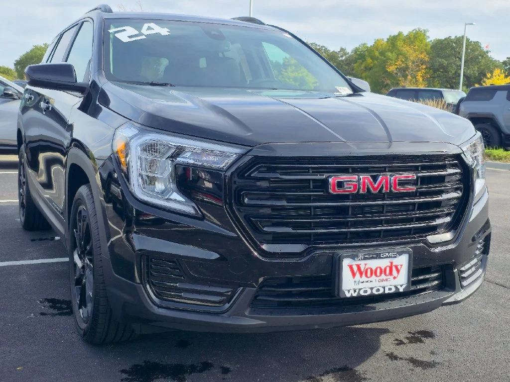 Certified Used 2024 Ebony Twilight Metallic GMC SLE image 31