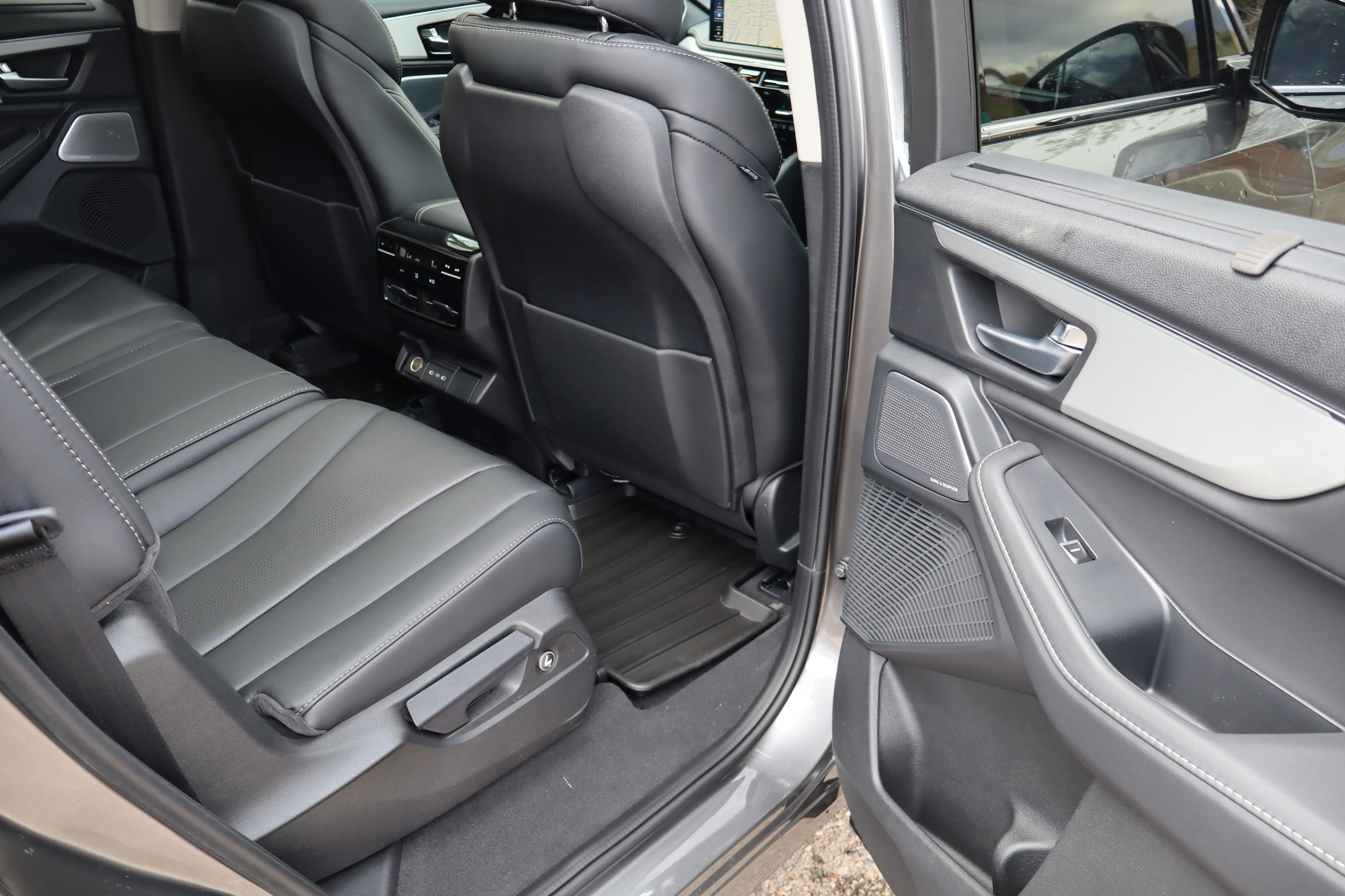 New 2026 Liquid Carbon Metallic Acura w/Technology Package image 31