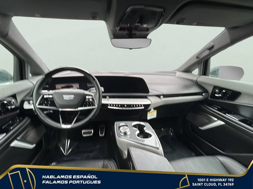 Used 2025 Crystal White Tricoat Cadillac Luxury 2 image 25