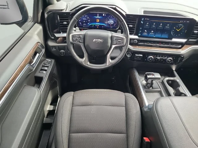 Used 2023 BLACK Chevrolet RST image 13
