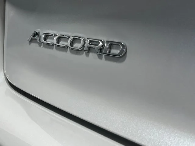New 2026 Platinum White Pearl Honda LX image 5
