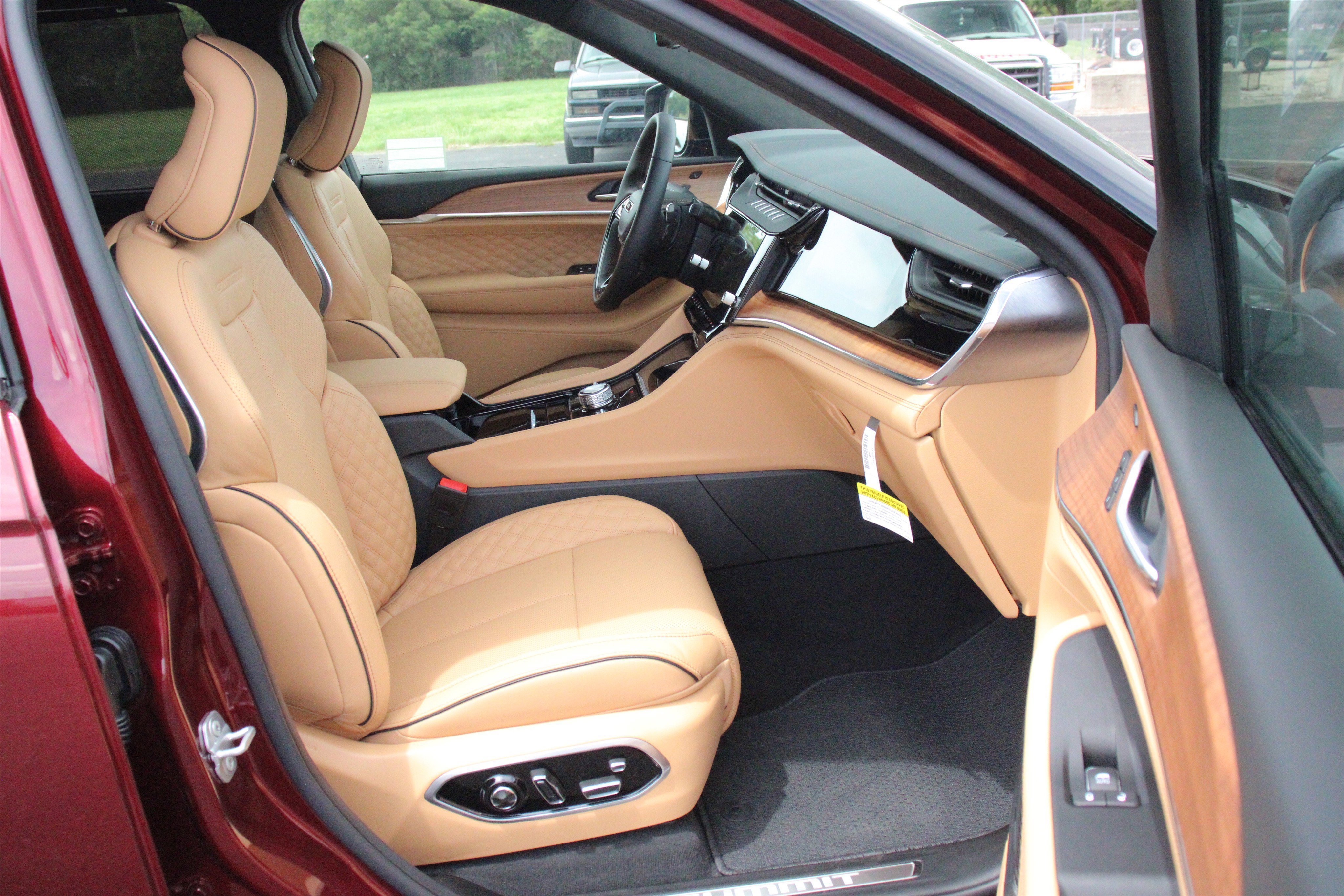 New 2026 Velvet Red Pearl-Coat Exterior Paint Jeep Summit image 30