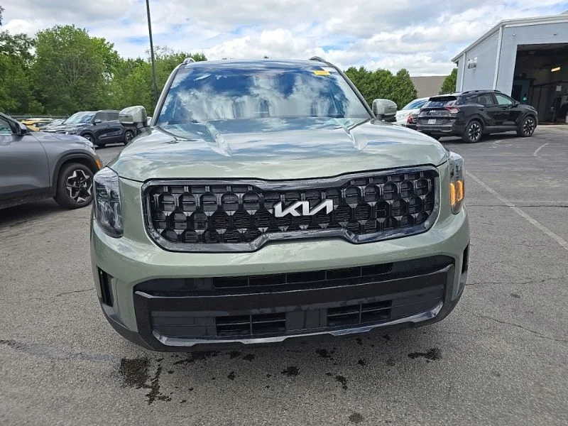 Used 2024 Green Kia EX X-Line image 2