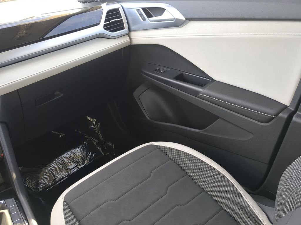 New 2026 White Volkswagen 1.5T SE image 15
