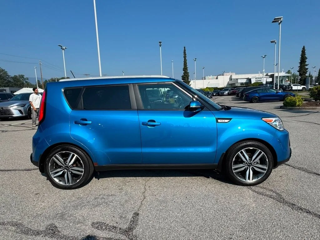 Used 2015  Kia 2.0L SX at Dilawri Certified   Local BC   Regularl image 6
