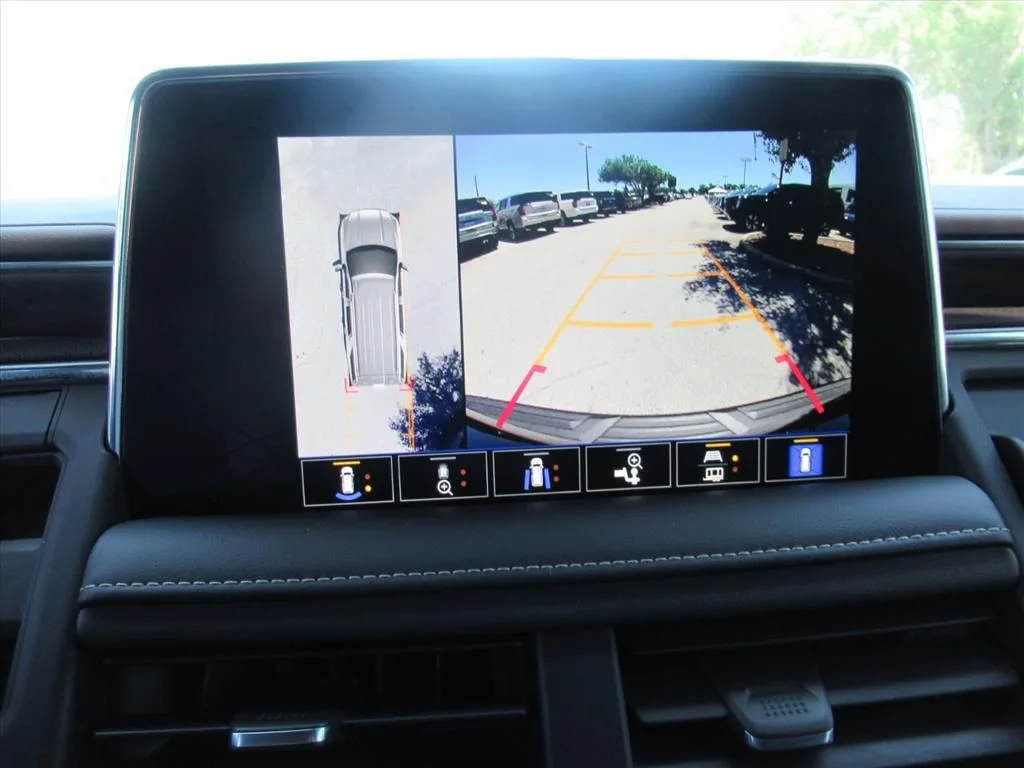 Used 2022 Black GMC SLT image 28