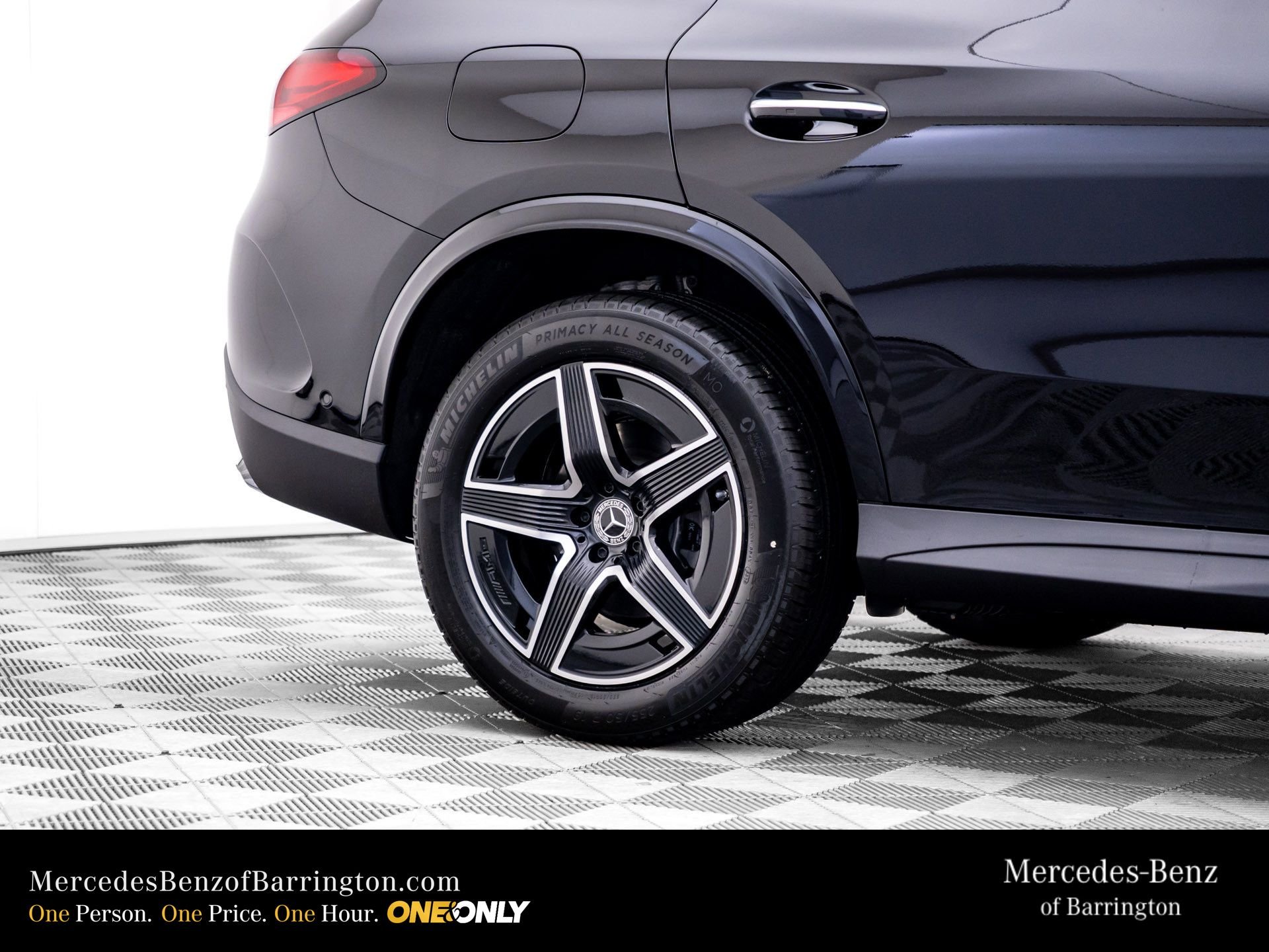 New 2026 Black Mercedes-Benz GLC 300 image 39