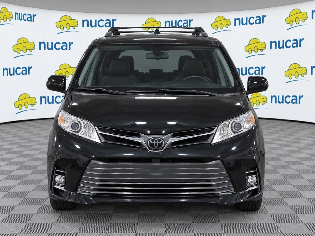 Used 2018 Black Toyota XLE image 5