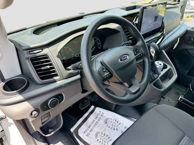 New 2025 Oxford White Ford Base image 6