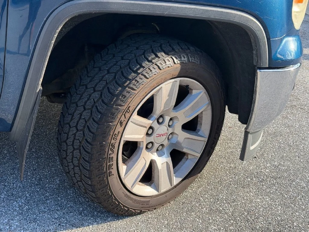 Used 2015 Blue GMC SLE image 9