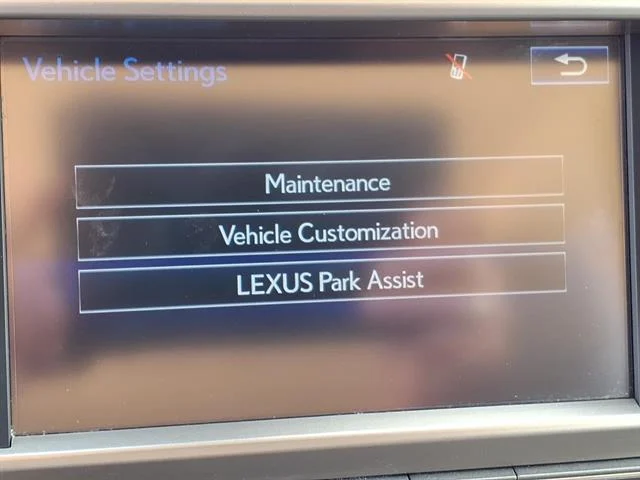 Used 2020 Starfire Pearl Lexus Luxury image 14