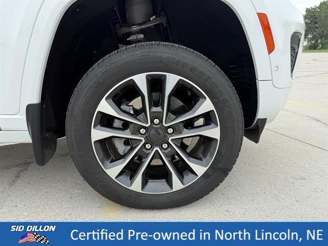 Used 2023 Bright White Clear Coat Jeep Overland image 9