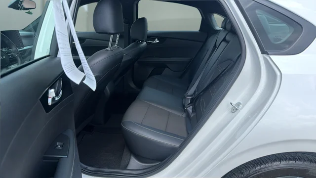 Used 2024 White Kia GT-Line image 24