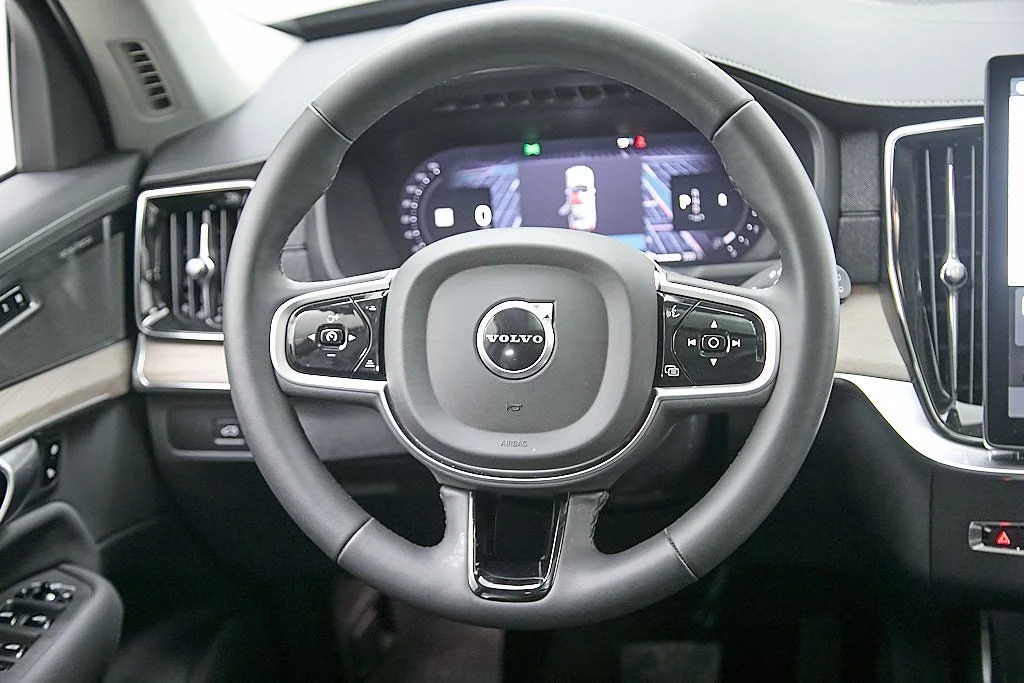 2026 Volvo XC90 Plus - Photo 27