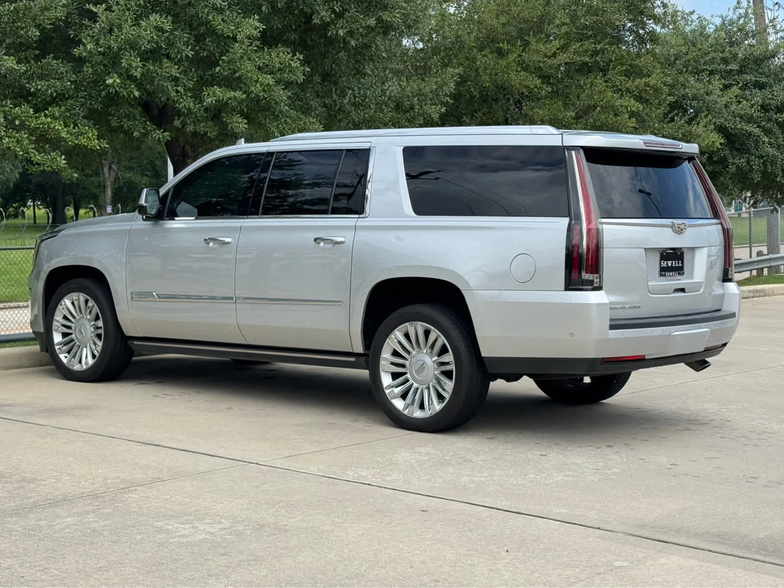 Used 2019 Radiant Silver Metallic Cadillac Platinum image 8