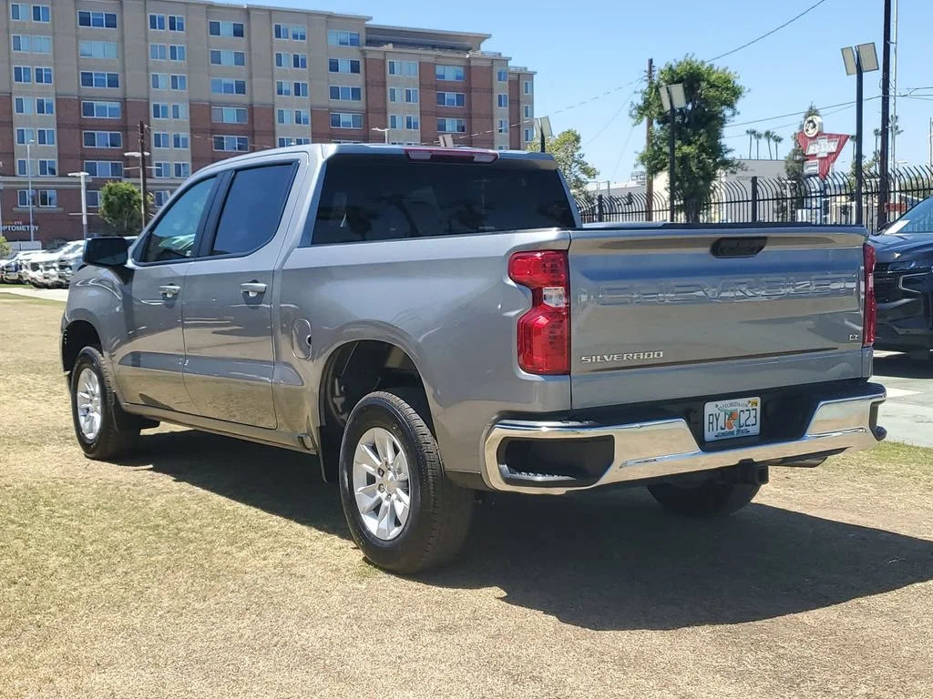 Used 2025 Sterling Gray Metallic Chevrolet LT image 5