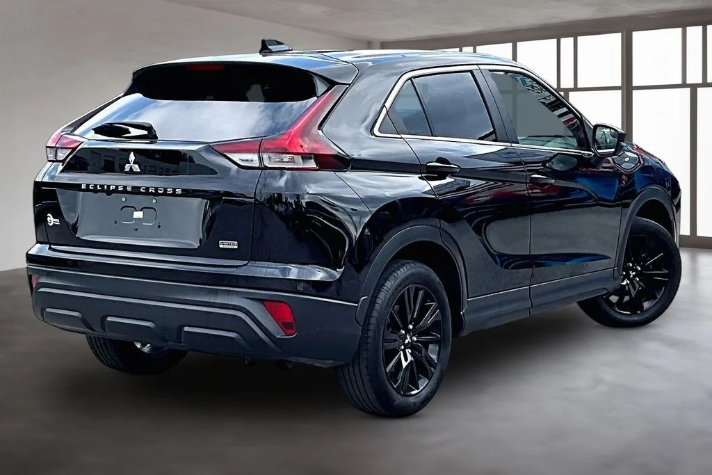 Used 2024 Black Mitsubishi LE image 3