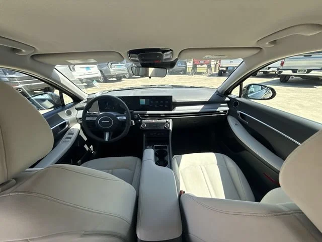 Used 2024 Gray Hyundai SEL image 21