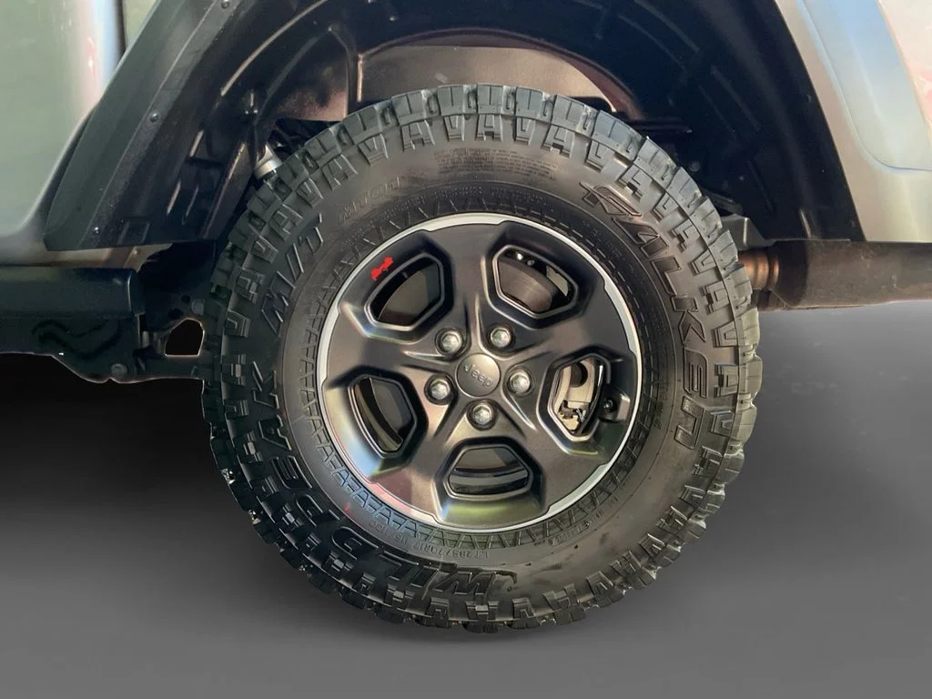 Used 2021 Silver Jeep Rubicon image 8