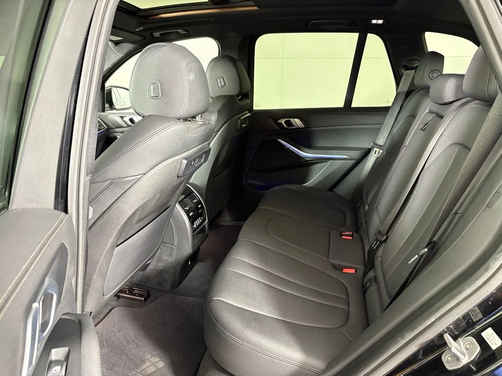 Used 2020 Black BMW sDrive40i image 37