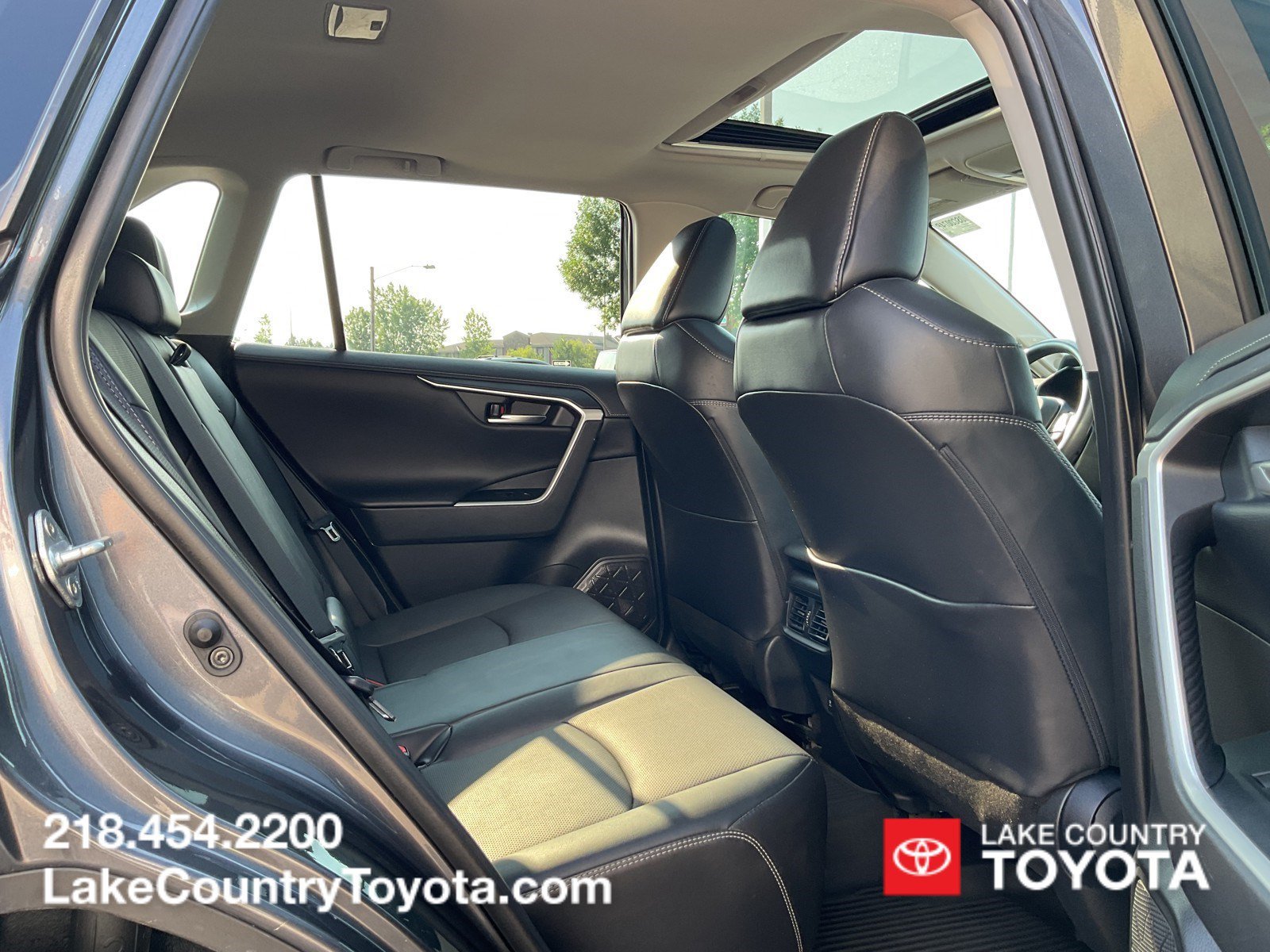 2021 Toyota RAV4 Limited - Photo 16