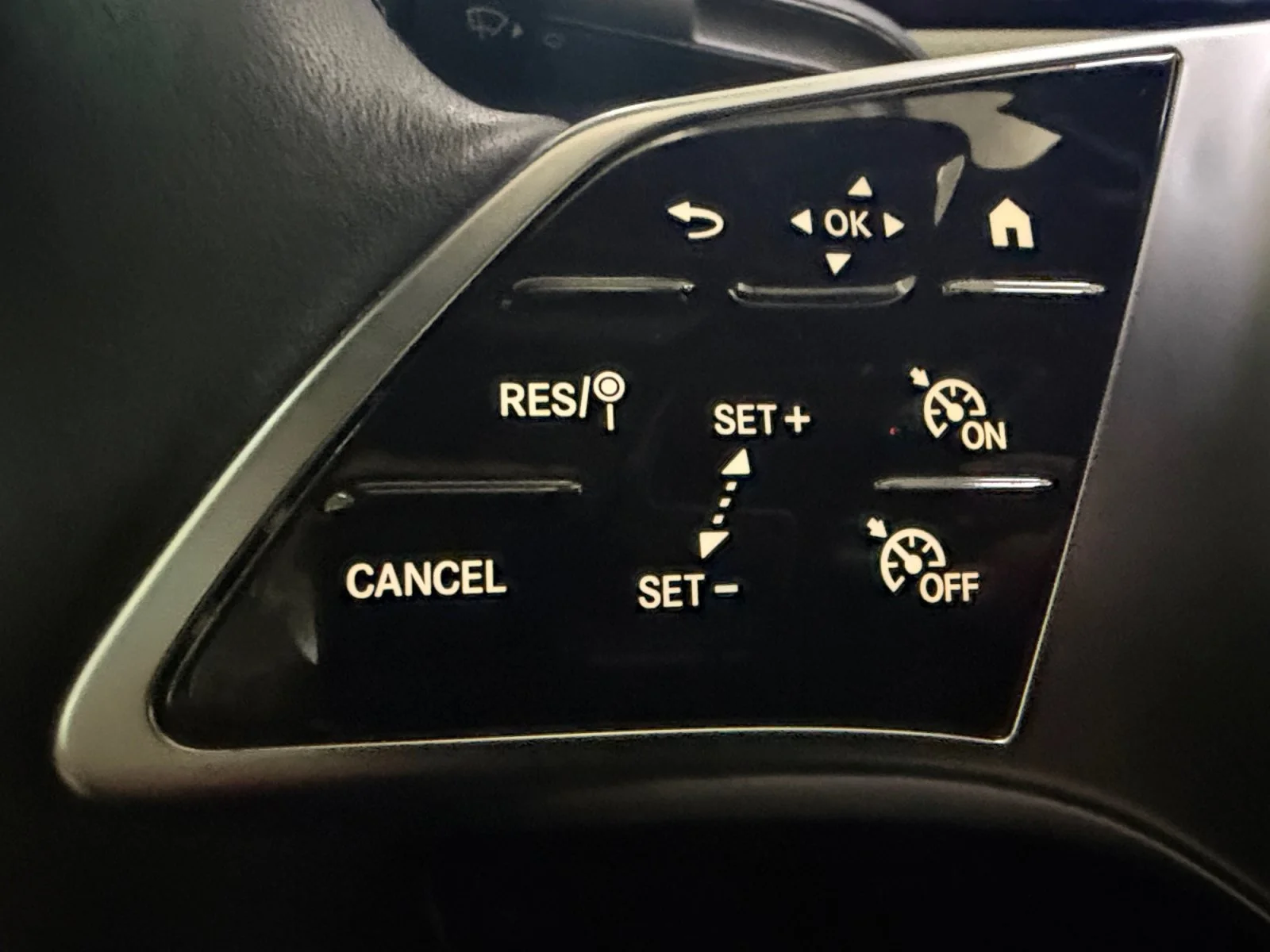 Used 2025 Polar White Mercedes-Benz CLA 250 image 24