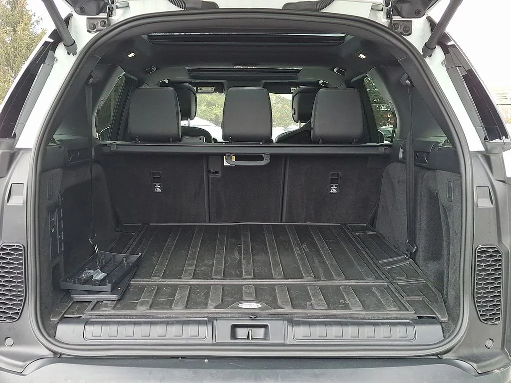 Certified Used 2025 White Land Rover S image 27