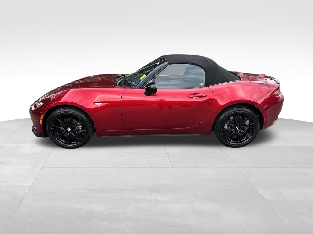 Used 2025 Red Mazda Club image 2
