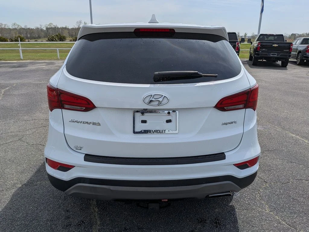 Used 2017 White Hyundai 2.4 Base image 6