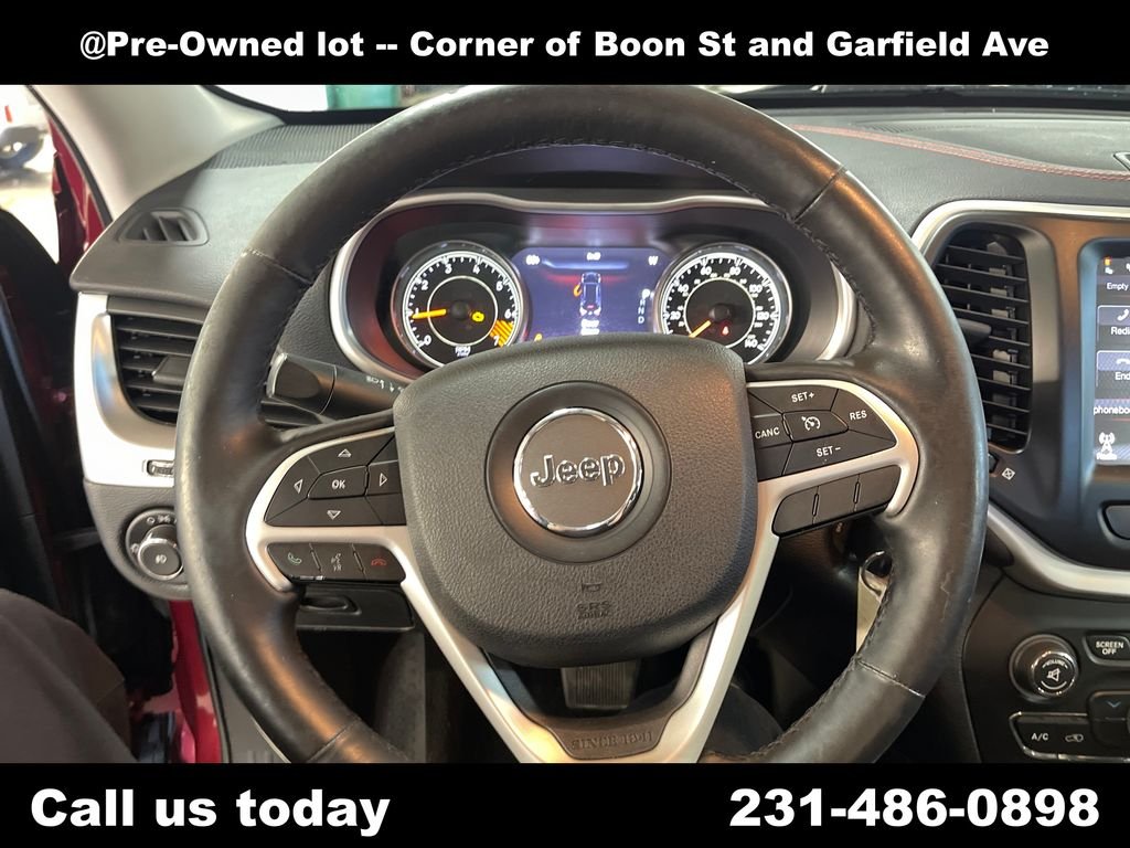 Used 2014 Red Jeep Trailhawk image 20