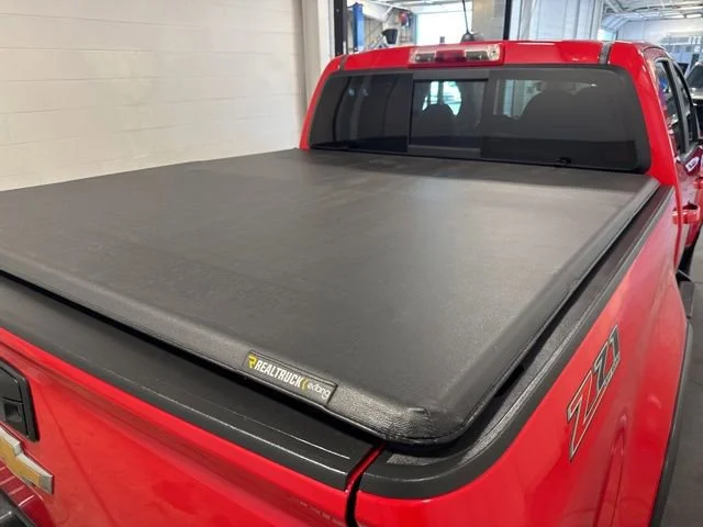 Used 2016 RED HOT Chevrolet 4WD Z71 image 8