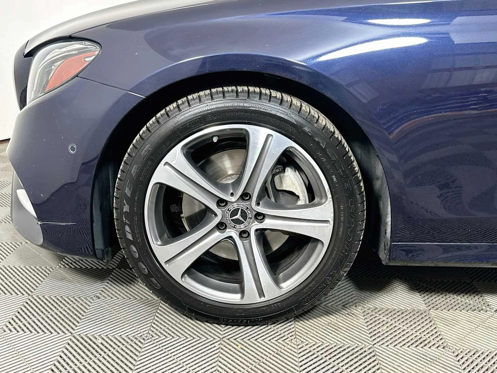 Used 2019 Lunar Blue Metallic Mercedes-Benz E 300 image 31