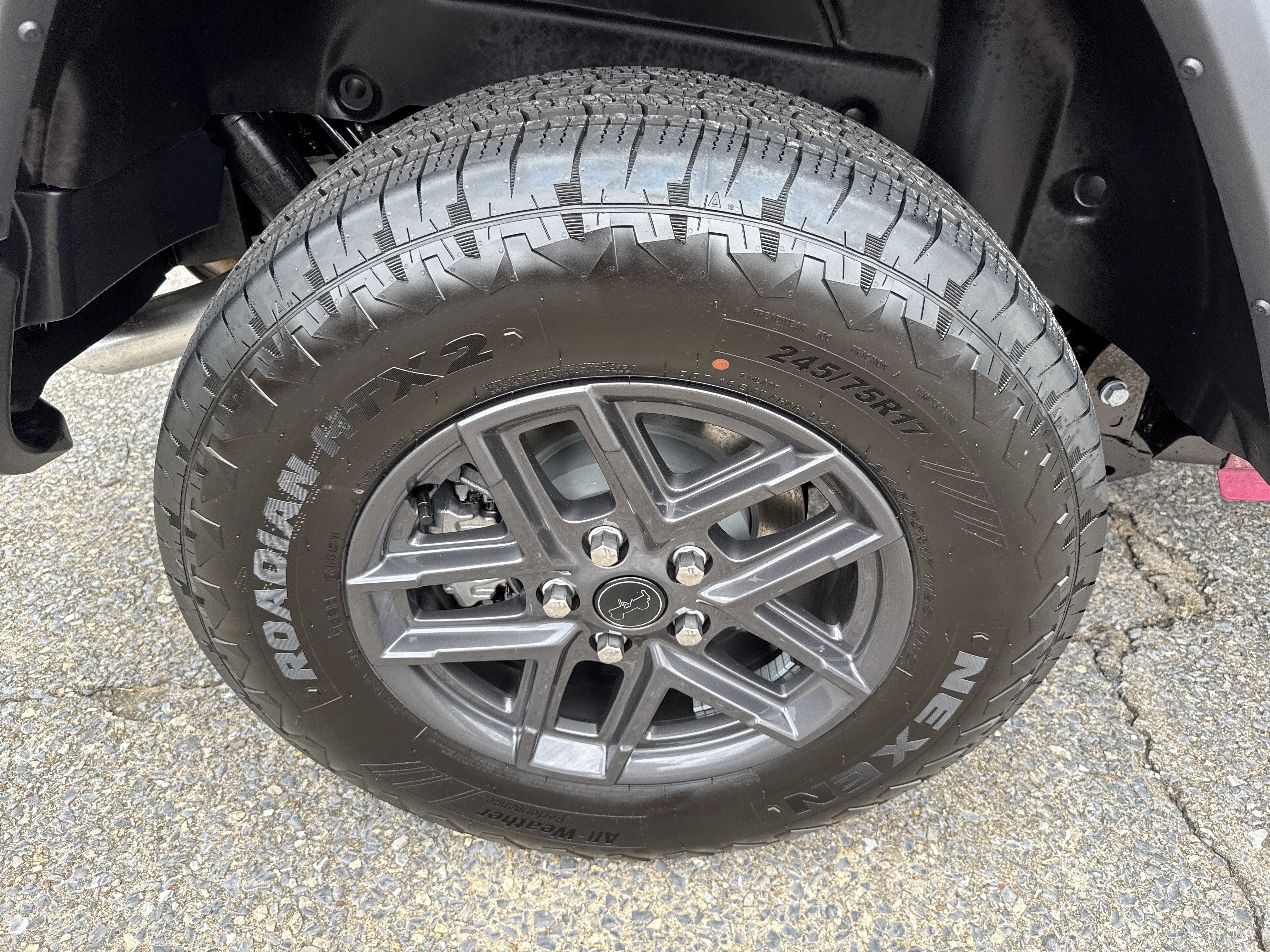 New 2026 Tuscadero Pearlcoat Jeep Sport S image 19