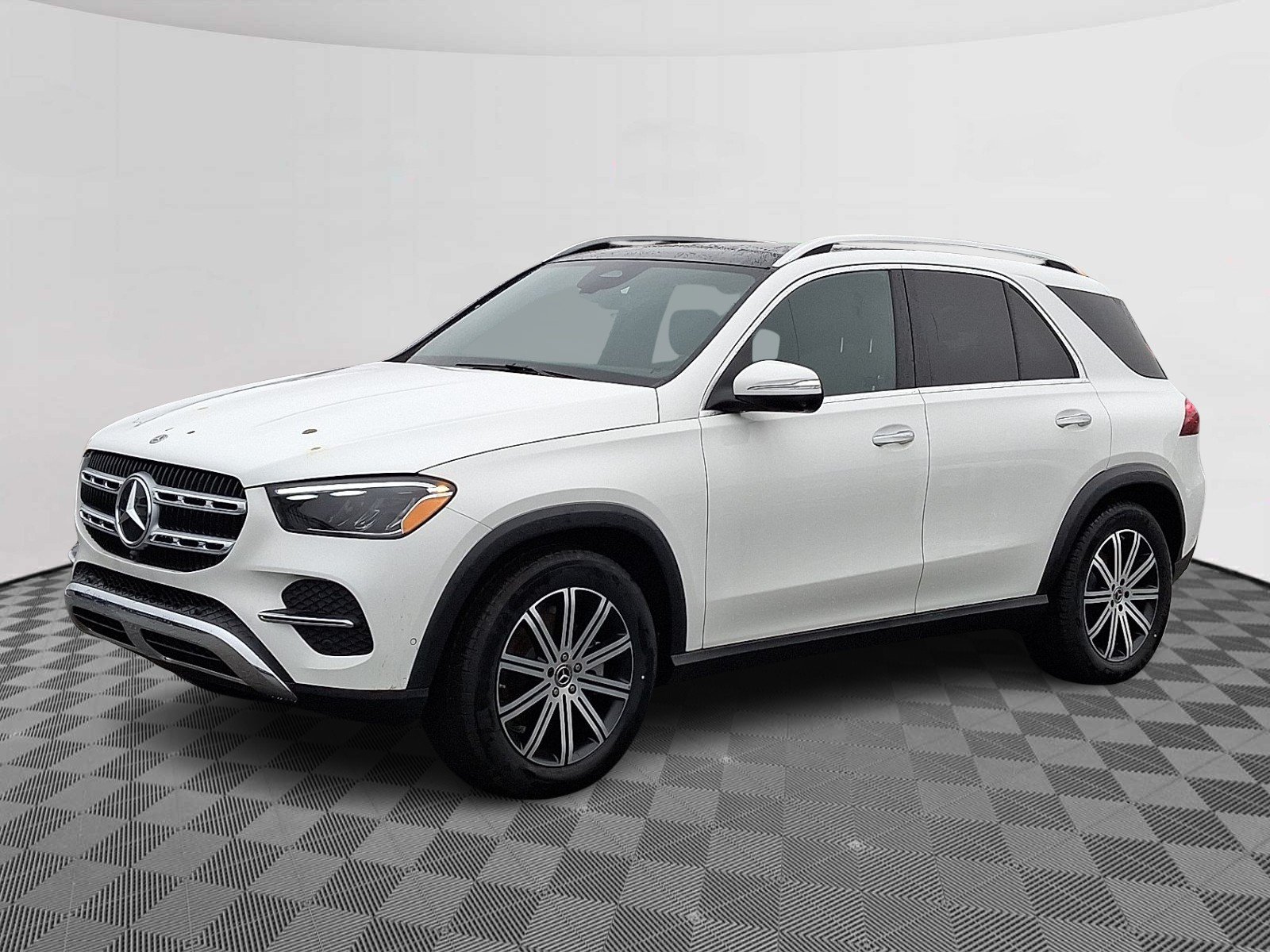 New 2026 Polar White Mercedes-Benz GLE 350 image 3