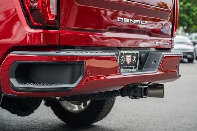 Used 2022 Cayenne Red GMC Denali image 7