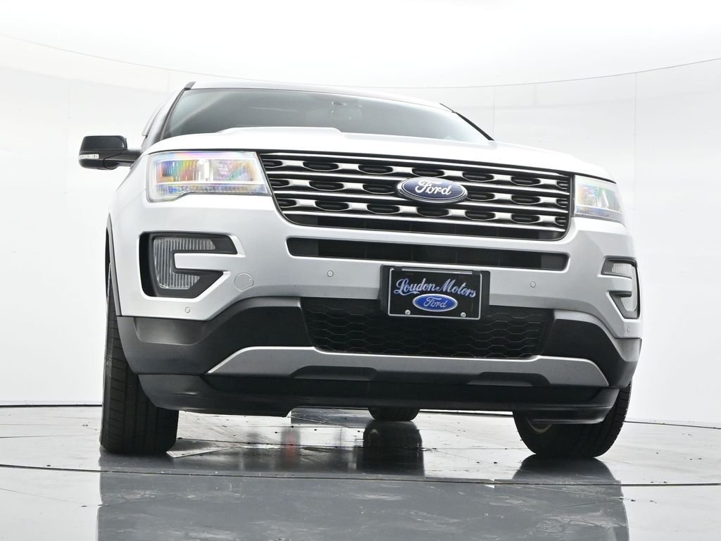 Used 2017 Ingot Silver Ford XLT image 47
