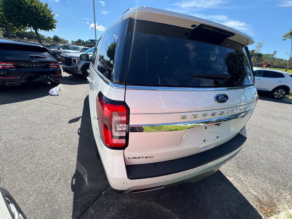 Used 2024 White Ford Limited image 6