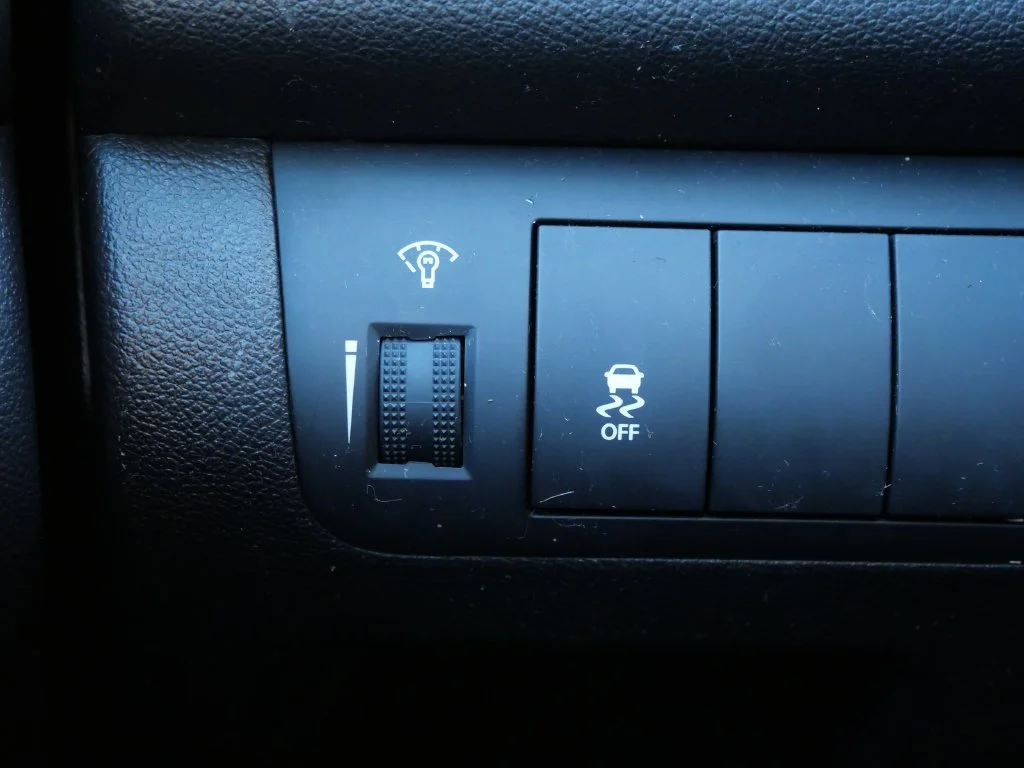 Used 2013 Silver Kia EX image 23