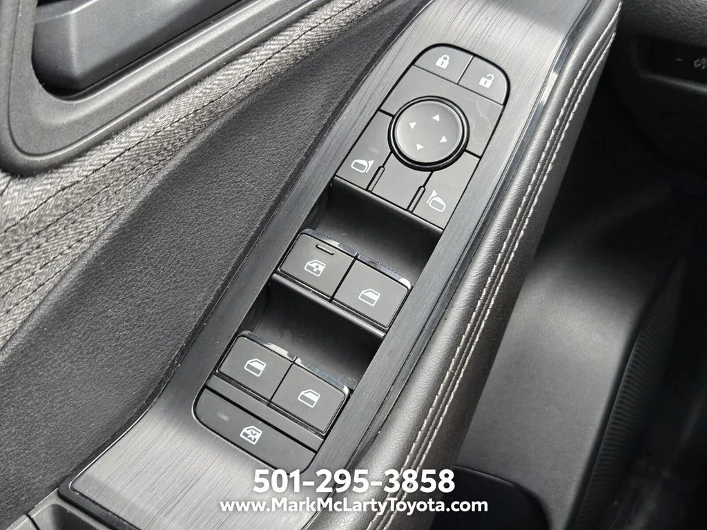 Used 2021 Black Nissan S image 22