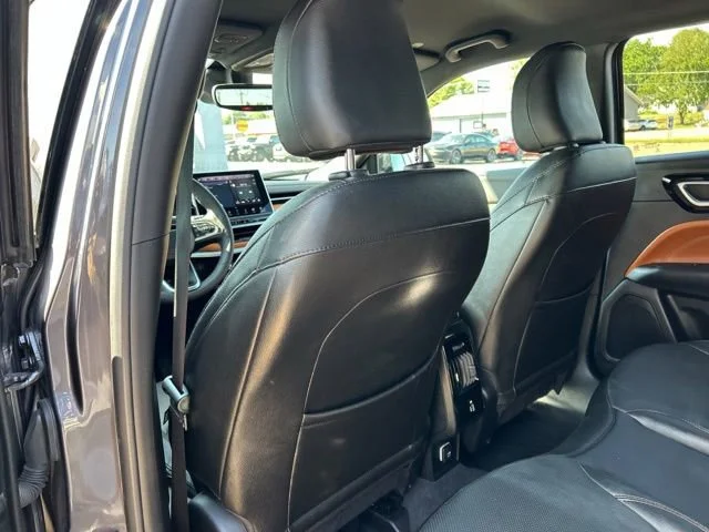 Used 2024 None Jeep Limited image 18