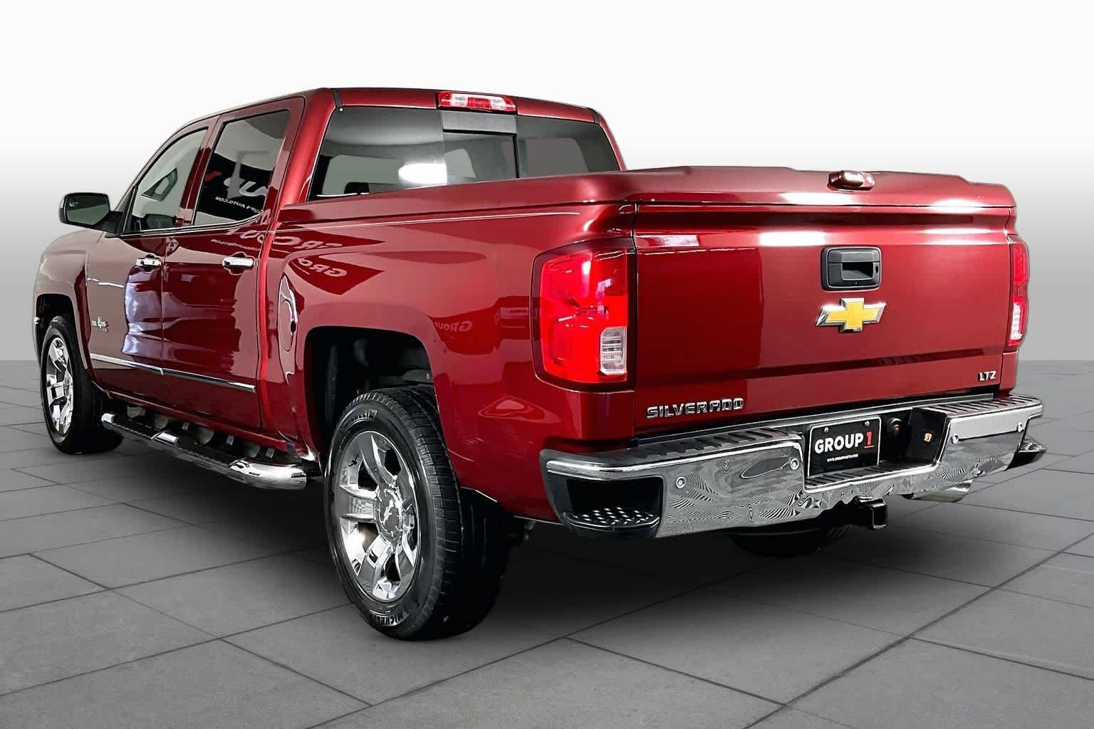 Used 2018 Cajun Red Tintcoat Chevrolet LTZ image 12